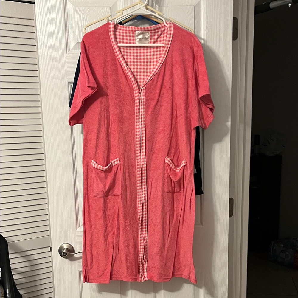 Coeur d’Alene pink Gingham Trim bathrobe 1X